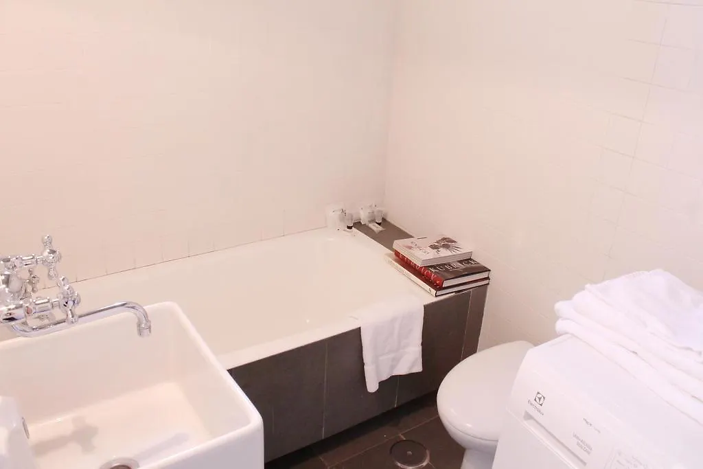 Trevi Fountain 2Br Apartment Rome 0*,  Italy